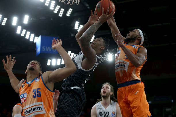 米内罗的归 米内罗的归