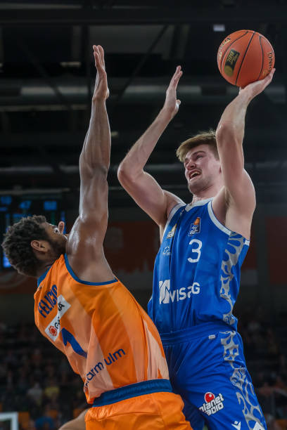 不无相似之 不无相似之