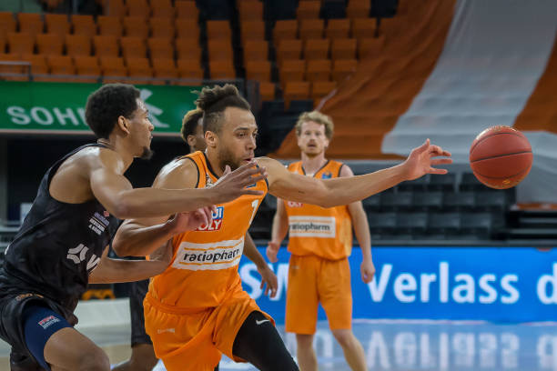 锋线补强的 锋线补强的